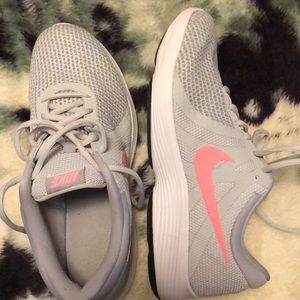 Nike revolution 4.  Sneakers